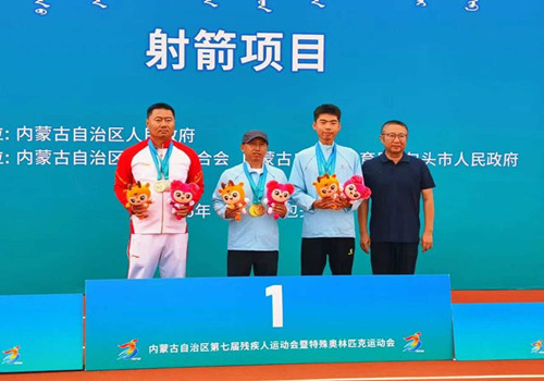 3.右二郭磊_副本.jpg